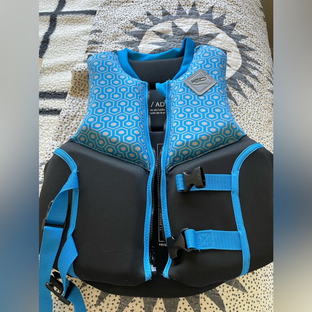 Exxel Outdoors adult, small/medium life jacket